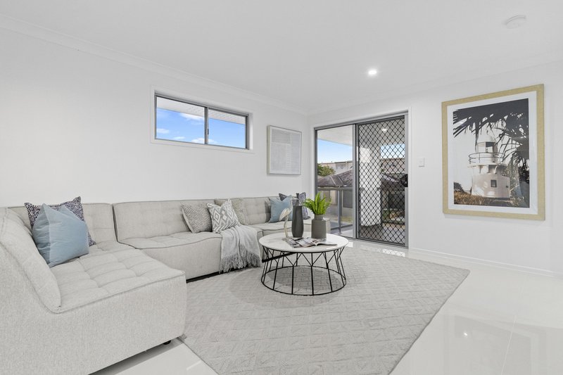 Photo - 28 Dinnigan Crescent, Durack QLD 4077 - Image 18