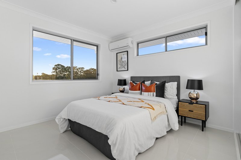Photo - 28 Dinnigan Crescent, Durack QLD 4077 - Image 25
