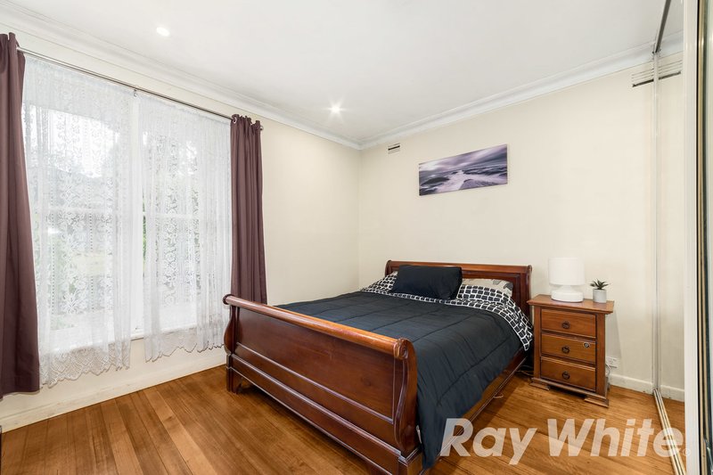 Photo - 28 Dobell Street, Blackburn South VIC 3130 - Image 5