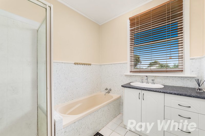 Photo - 28 Dobell Street, Blackburn South VIC 3130 - Image 6