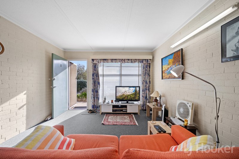 Photo - 28 Donald Road, Queanbeyan NSW 2620 - Image 14