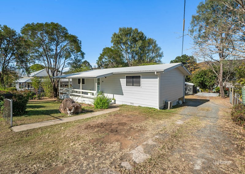 Photo - 28 Down Street, Esk QLD 4312 - Image 18