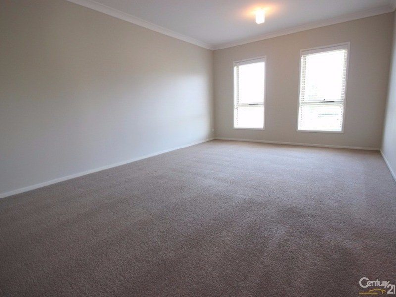 Photo - 28 Dromedary Street, Cameron Park NSW 2285 - Image 6