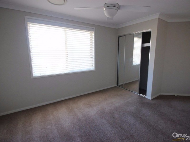 Photo - 28 Dromedary Street, Cameron Park NSW 2285 - Image 19