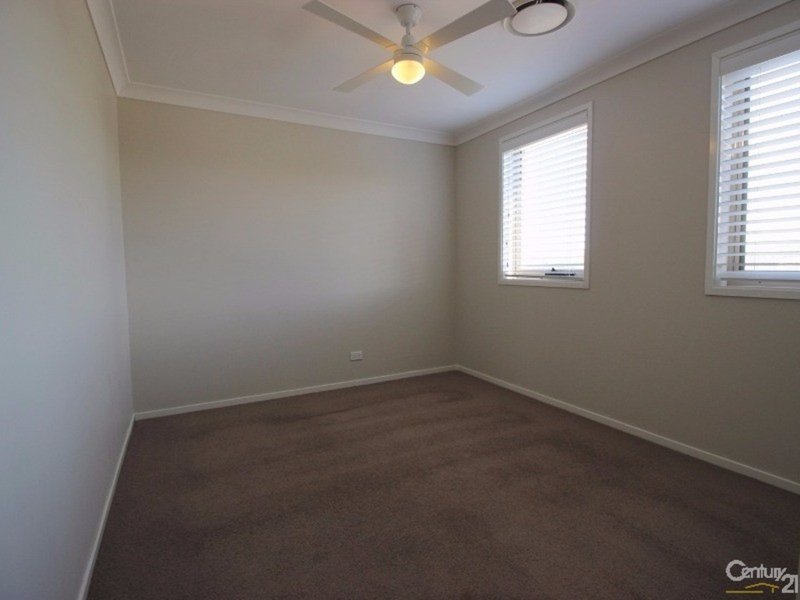 Photo - 28 Dromedary Street, Cameron Park NSW 2285 - Image 20