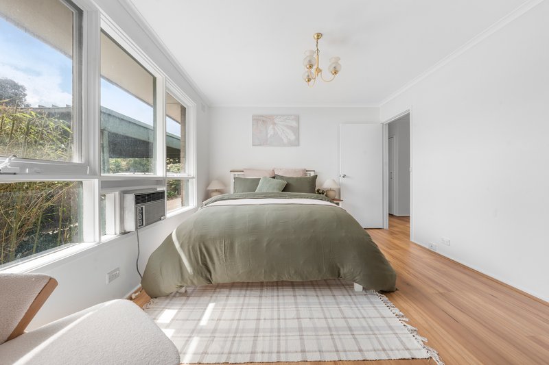 Photo - 28 Drummond Crescent, Rowville VIC 3178 - Image 7