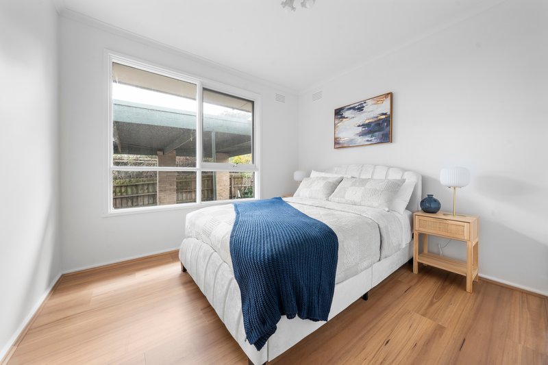 Photo - 28 Drummond Crescent, Rowville VIC 3178 - Image 8