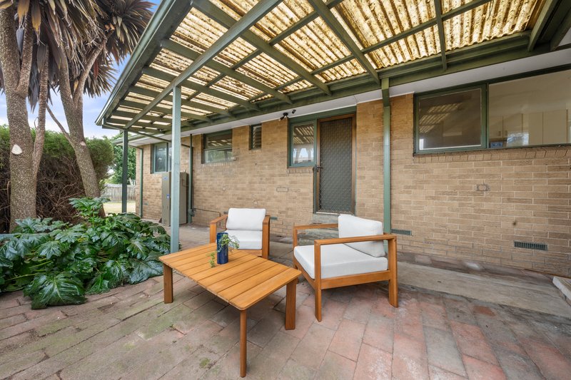 Photo - 28 Drummond Crescent, Rowville VIC 3178 - Image 10