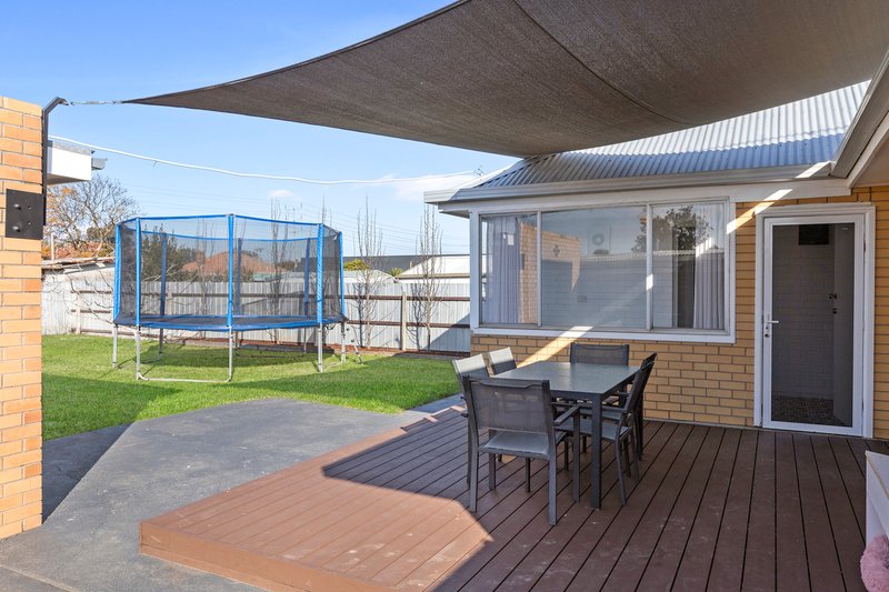 Photo - 28 Dunloe Avenue, Norlane VIC 3214 - Image 9