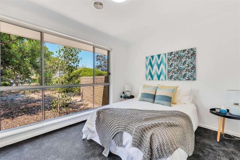 Photo - 28 Dutchman Drive, Hallett Cove SA 5158 - Image 10