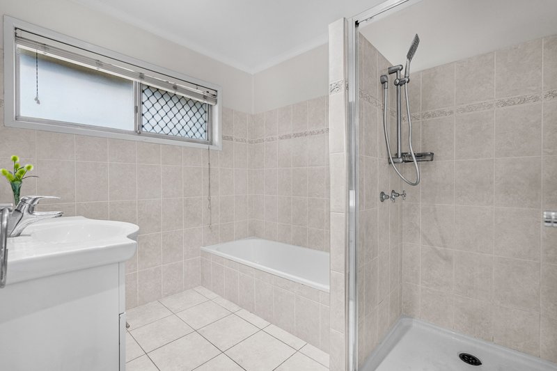 Photo - 28 Duval Street, Wynnum West QLD 4178 - Image 3