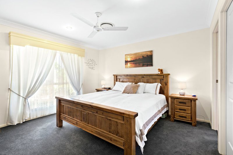 Photo - 28 Duyvestyn Terrace, Murrumba Downs QLD 4503 - Image 10