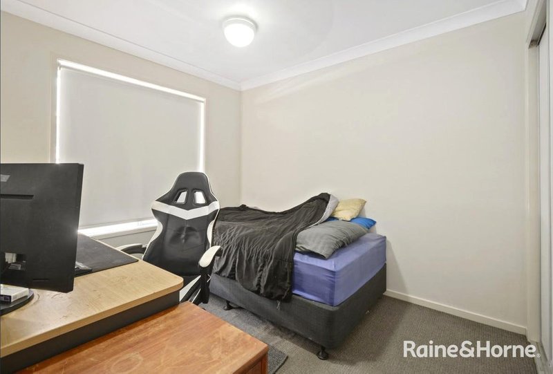 Photo - 28 Eagleton Crescent, Leichhardt QLD 4305 - Image 7