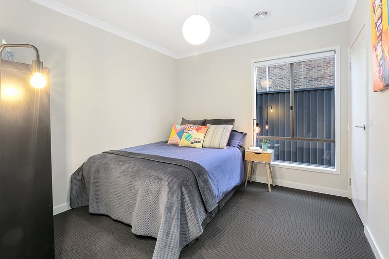 Photo - 28 Eastlakes Boulevard, Lara VIC 3212 - Image 19