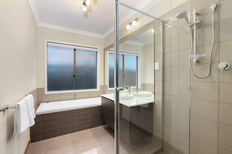 Photo - 28 Eastlakes Boulevard, Lara VIC 3212 - Image 20