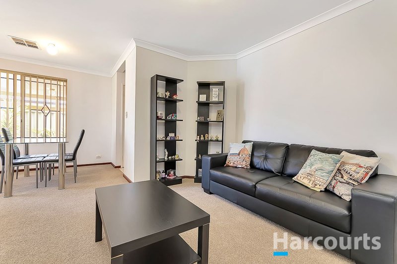 Photo - 28 Eastleigh Loop, Currambine WA 6028 - Image 4