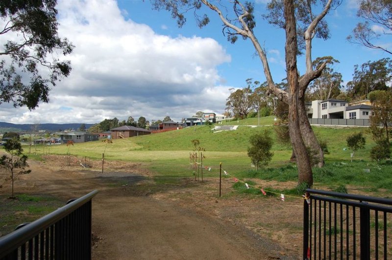 Photo - 28 Eldonhurst Drive, Newstead TAS 7250 - Image 5