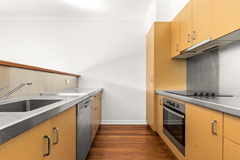 Photo - 28 Elliot Street, Kangaroo Point QLD 4169 - Image 4