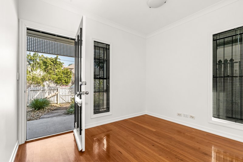 Photo - 28 Elliot Street, Kangaroo Point QLD 4169 - Image 5