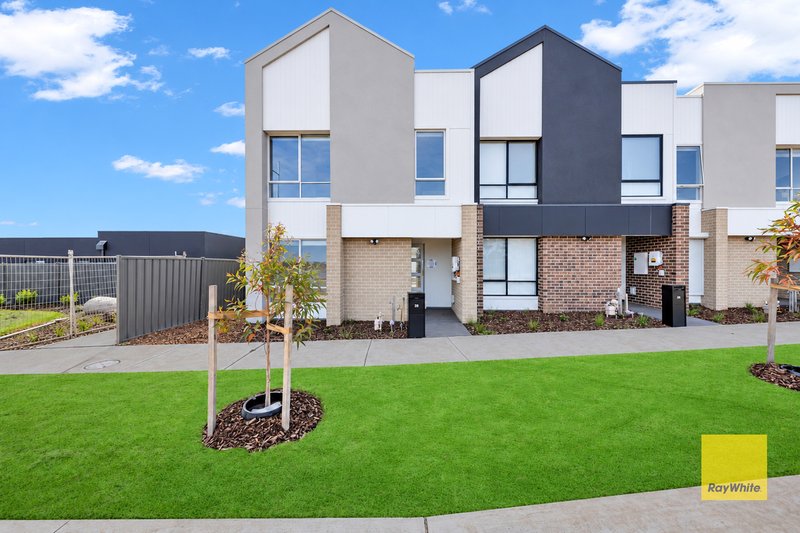 Photo - 28 Elves Walk, Tarneit VIC 3029 - Image 1