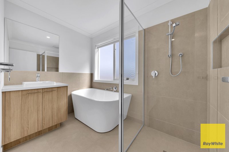 Photo - 28 Elves Walk, Tarneit VIC 3029 - Image 8