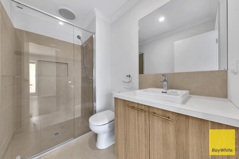 Photo - 28 Elves Walk, Tarneit VIC 3029 - Image 9
