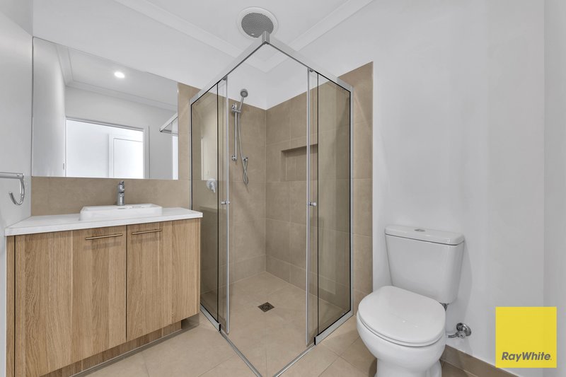 Photo - 28 Elves Walk, Tarneit VIC 3029 - Image 10