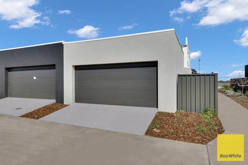 Photo - 28 Elves Walk, Tarneit VIC 3029 - Image 11