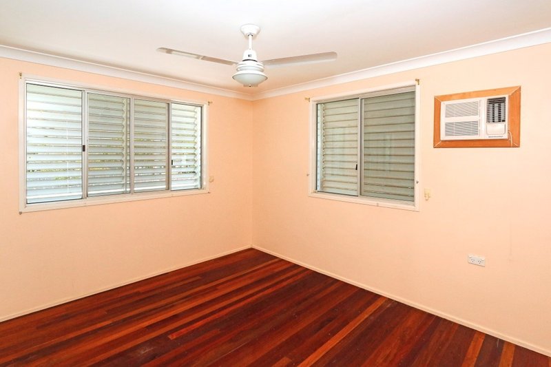 Photo - 28 Elwing Street, Kawana QLD 4701 - Image 5