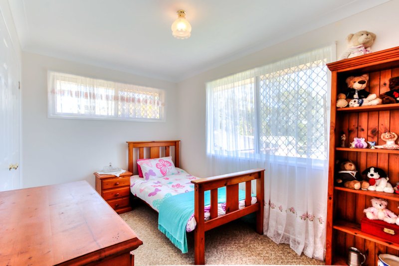 Photo - 28 Emerald Street, Marsden QLD 4132 - Image 11