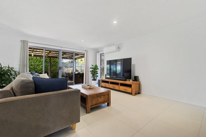 Photo - 28 Enbrook Street, Bracken Ridge QLD 4017 - Image 9