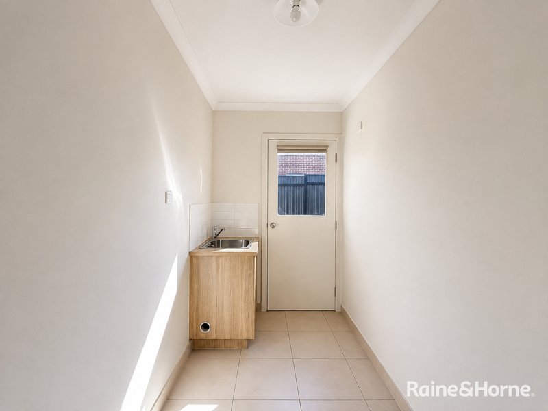 Photo - 28 Eremaea Road, Craigieburn VIC 3064 - Image 11