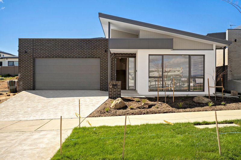 Photo - 28 Eric Willmot Way, Macnamara ACT 2615 - Image 2