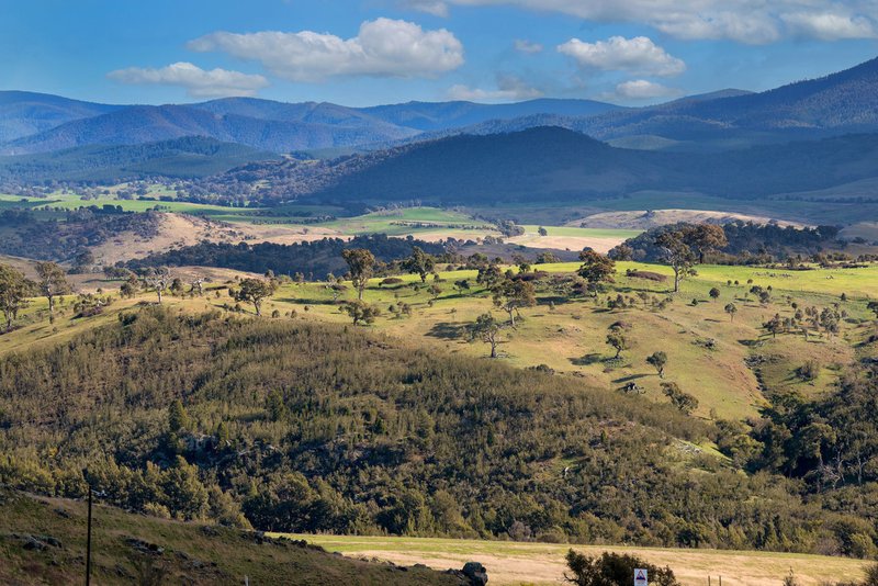 Photo - 28 Eric Willmot Way, Macnamara ACT 2615 - Image 16