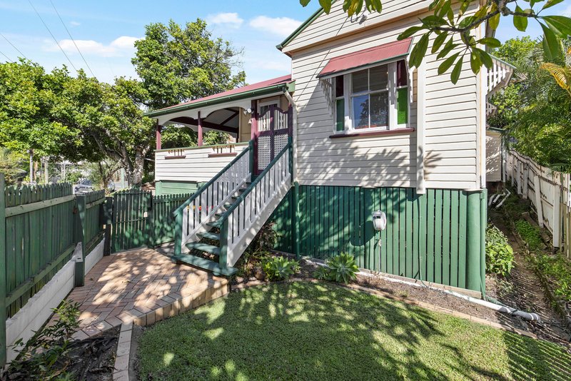 Photo - 28 Erneton Street, Newmarket QLD 4051 - Image 2