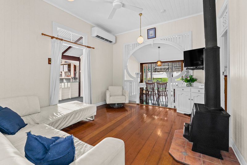 Photo - 28 Erneton Street, Newmarket QLD 4051 - Image 5