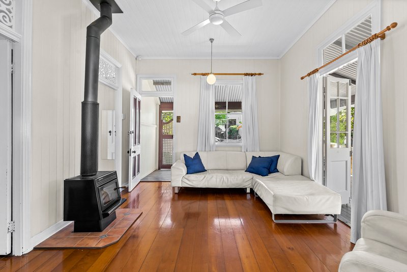 Photo - 28 Erneton Street, Newmarket QLD 4051 - Image 6