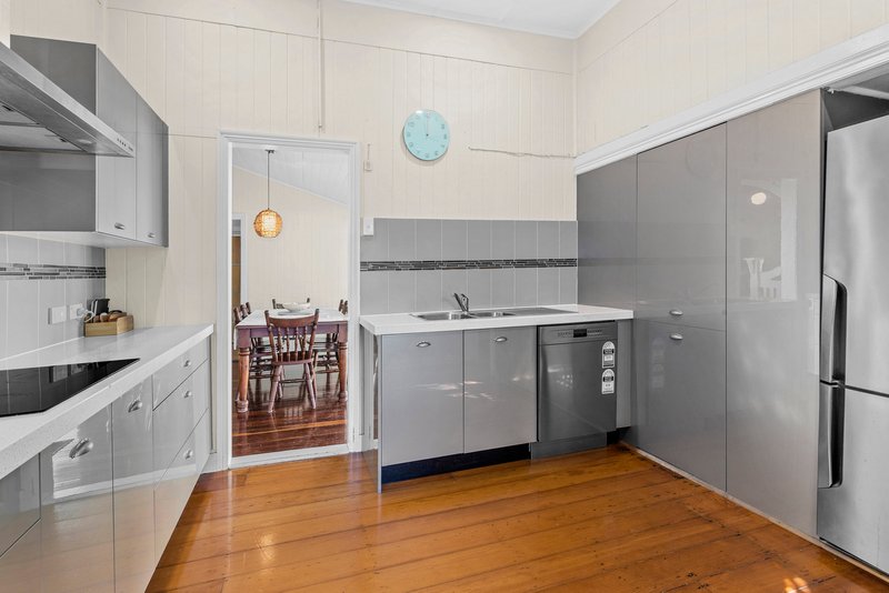 Photo - 28 Erneton Street, Newmarket QLD 4051 - Image 8