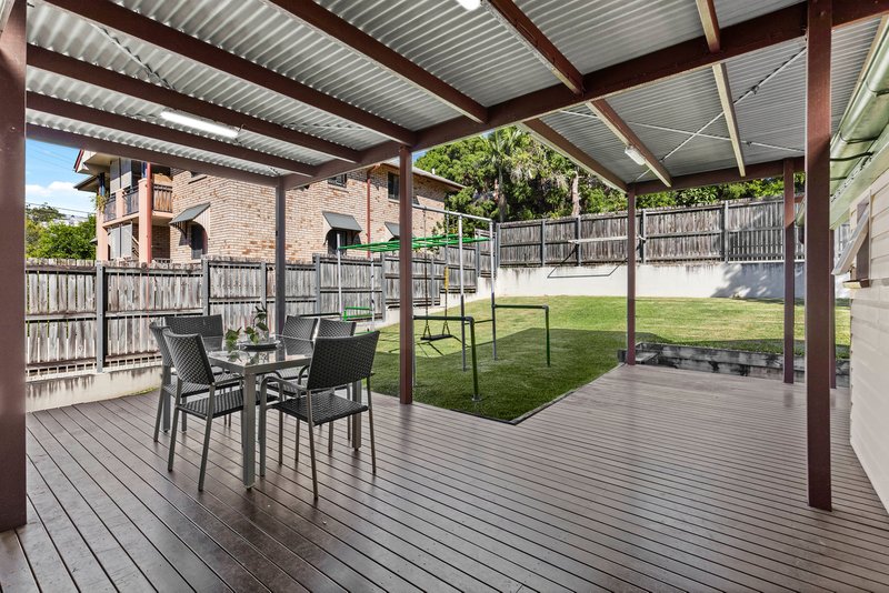 Photo - 28 Erneton Street, Newmarket QLD 4051 - Image 14