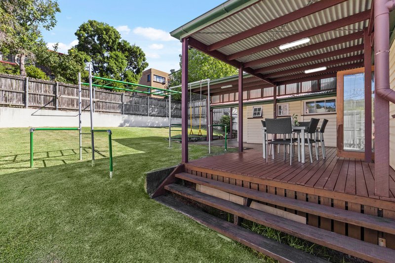 Photo - 28 Erneton Street, Newmarket QLD 4051 - Image 15