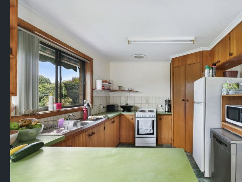 Photo - 28 Erythos Grove, St Helens TAS 7216 - Image 2