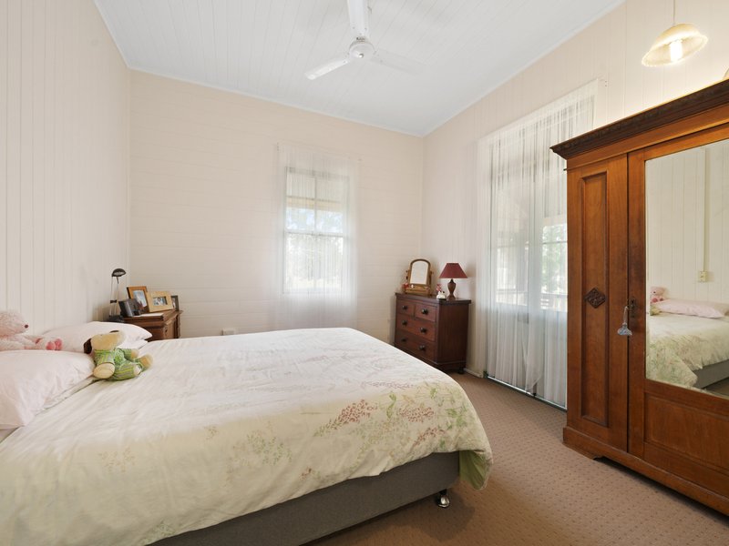 Photo - 28 Eskdale Road, Toogoolawah QLD 4313 - Image 9