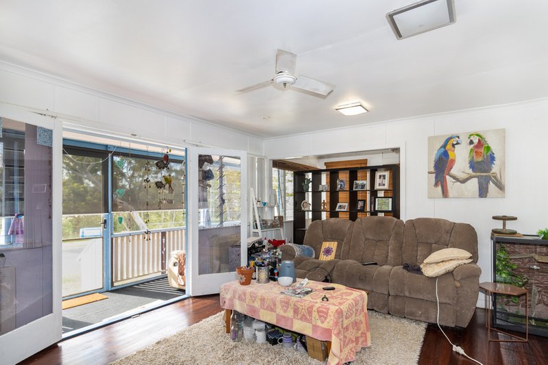 Photo - 28 Esplanade , Point Vernon QLD 4655 - Image 3