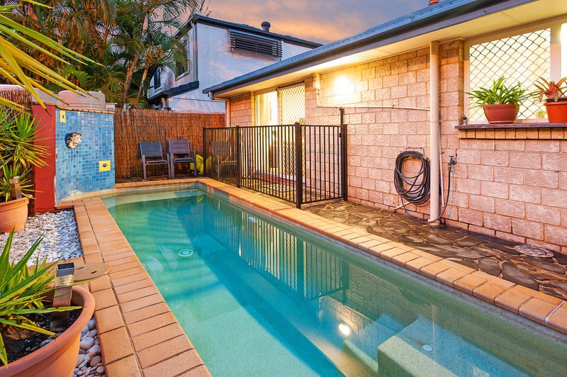 Photo - 28 Estate Place, Holland Park West QLD 4121 - Image 13