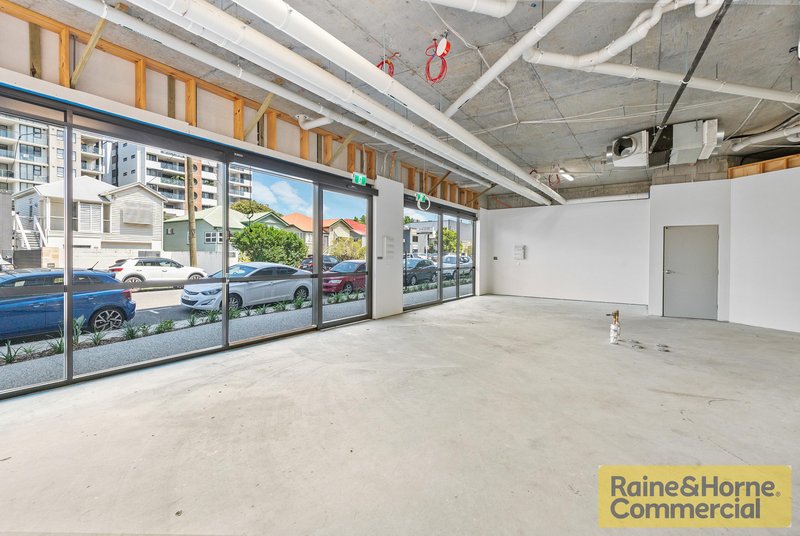 Photo - 2/8 Eton Street, Nundah QLD 4012 - Image 4