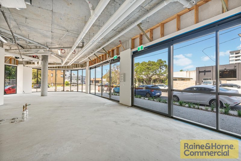 Photo - 2/8 Eton Street, Nundah QLD 4012 - Image 5