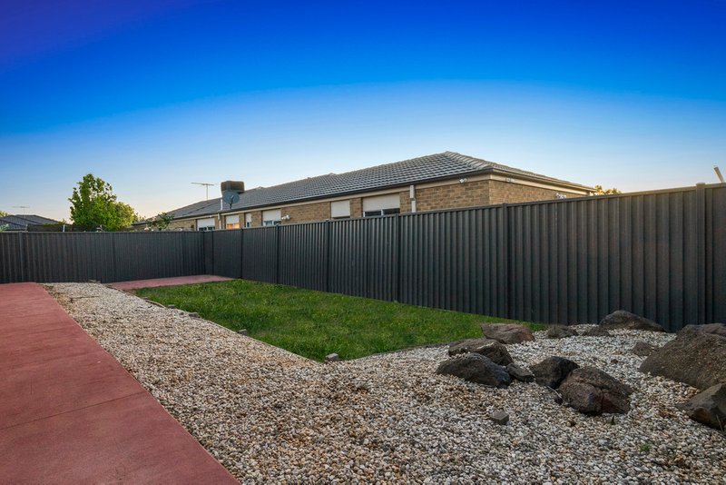 Photo - 28 Eucumbene Road, Manor Lakes VIC 3024 - Image 11