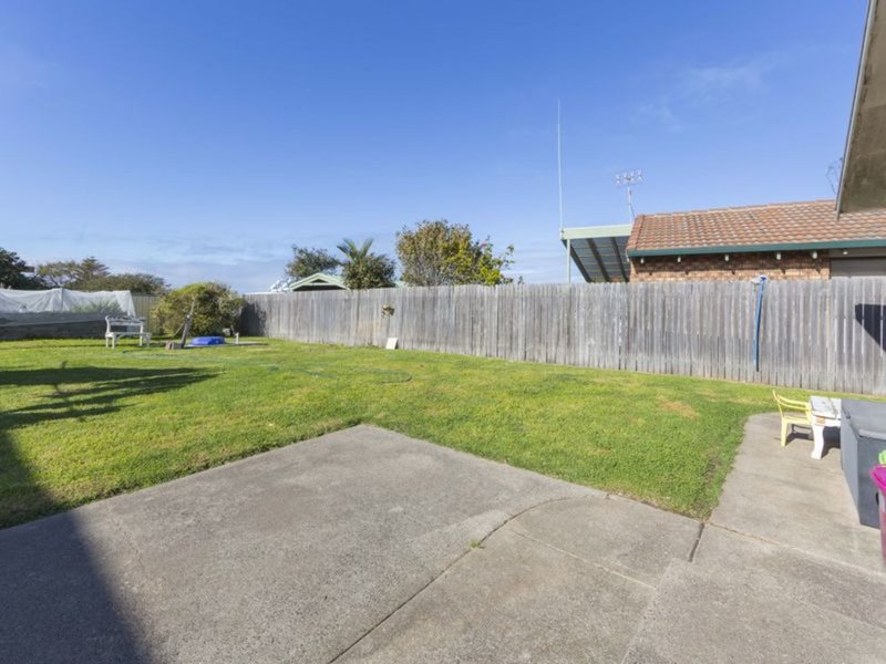 Photo - 28 Euroka Avenue, Malua Bay NSW 2536 - Image 11