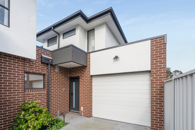Photo - 2/8 Evans Crescent, Reservoir VIC 3073 - Image 2