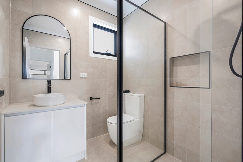 Photo - 2/8 Evans Crescent, Reservoir VIC 3073 - Image 9